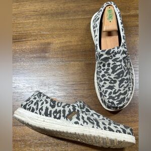 Hey Dude Women's Size 8 Misty Woven Cheetah Grey Slip On Shoes